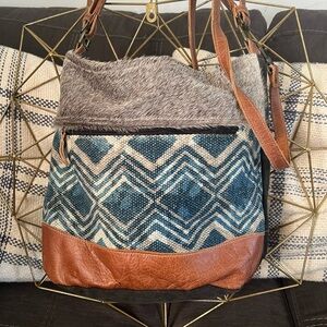 Myra bag horse, hair, canvas, and leather